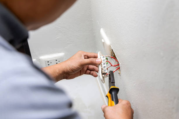 Best Licensed Electrician  in Highland, KS